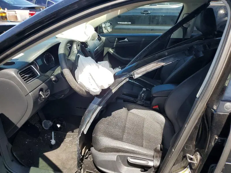 2012 VOLKSWAGEN JETTA SE  
