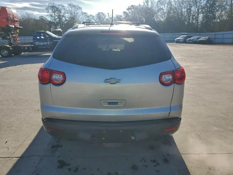 2012 CHEVROLET TRAVERSE LS  