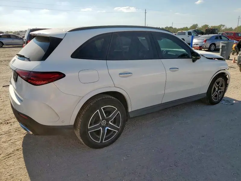 2025 MERCEDES-BENZ GLC 300  