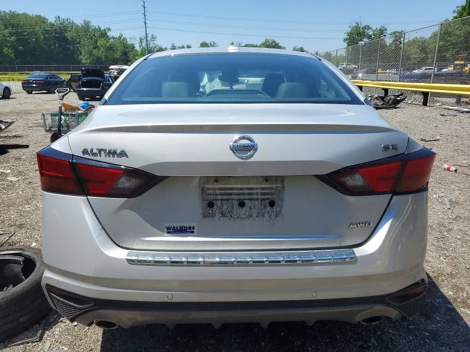 2021 NISSAN ALTIMA SR  