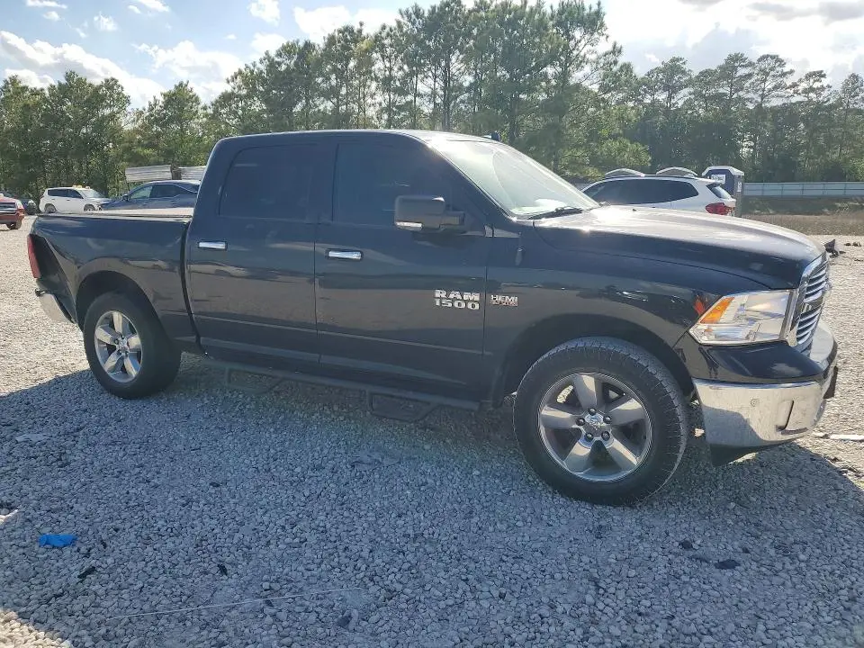 2016 RAM 1500 SLT  