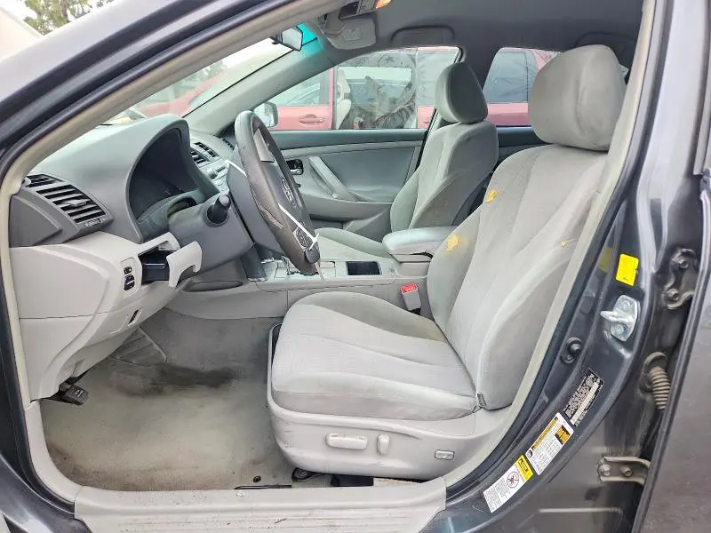 2011 TOYOTA CAMRY LE  
