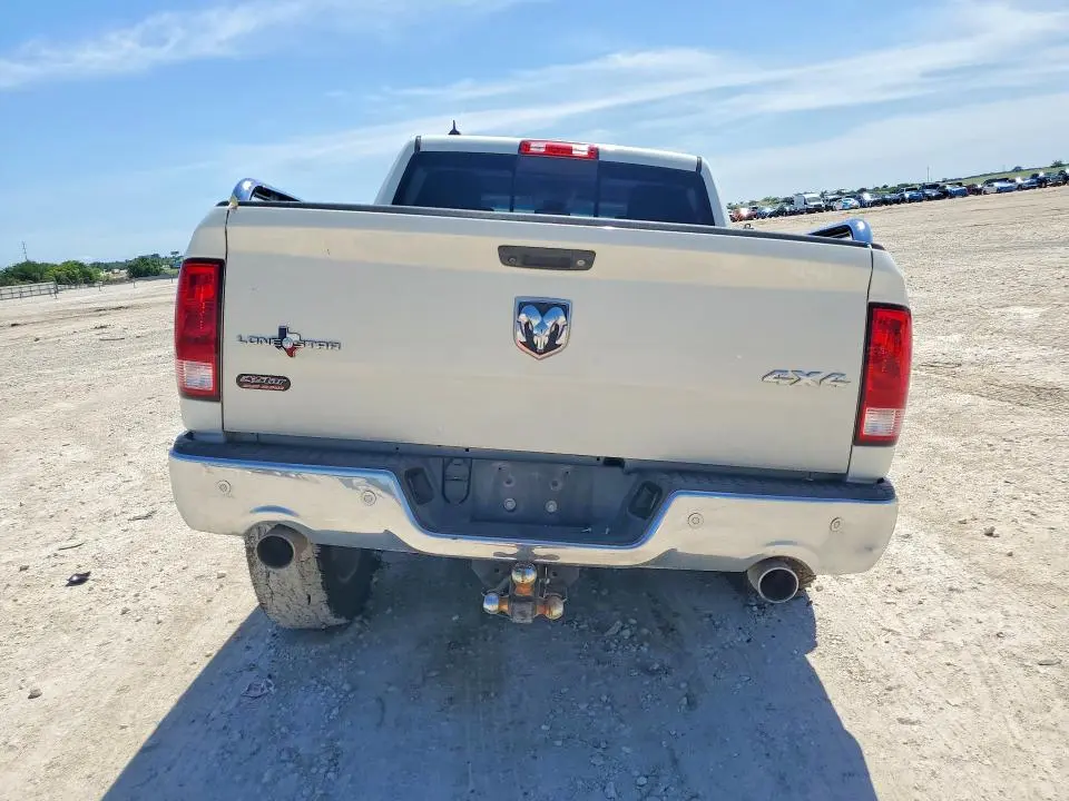 2016 RAM 1500 SLT  