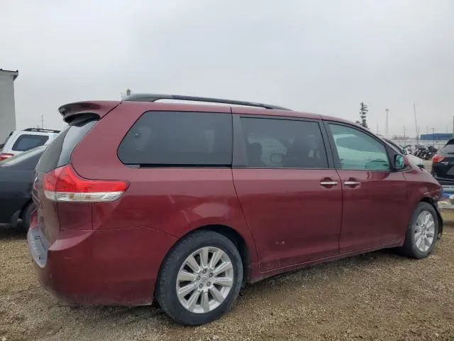 2014 TOYOTA SIENNA   