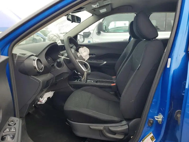 2024 NISSAN KICKS SV  