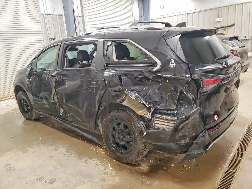 2023 TOYOTA SIENNA PLATINUM 7-PASSENGER  