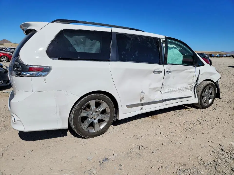 2013 TOYOTA SIENNA SPORT  