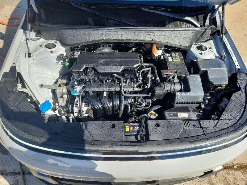 2025 HYUNDAI KONA SE  