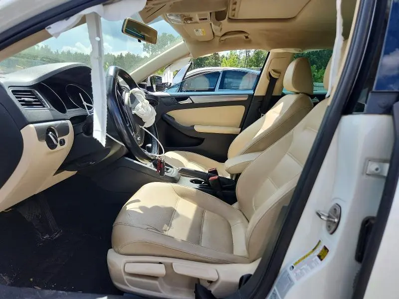 2017 VOLKSWAGEN JETTA SE  