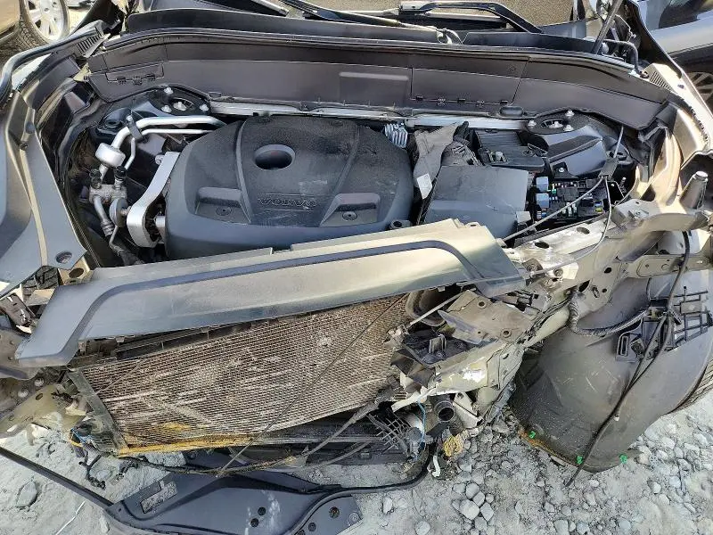 2019 VOLVO XC90 T6 R-DESIGN  