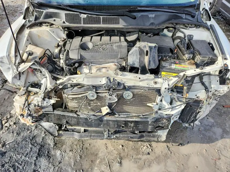 2013 TOYOTA VENZA LE  