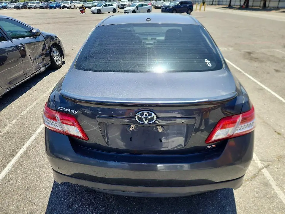 2010 TOYOTA CAMRY SE  