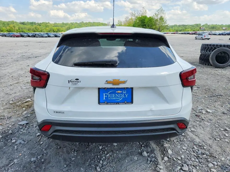 2024 CHEVROLET TRAX LS  