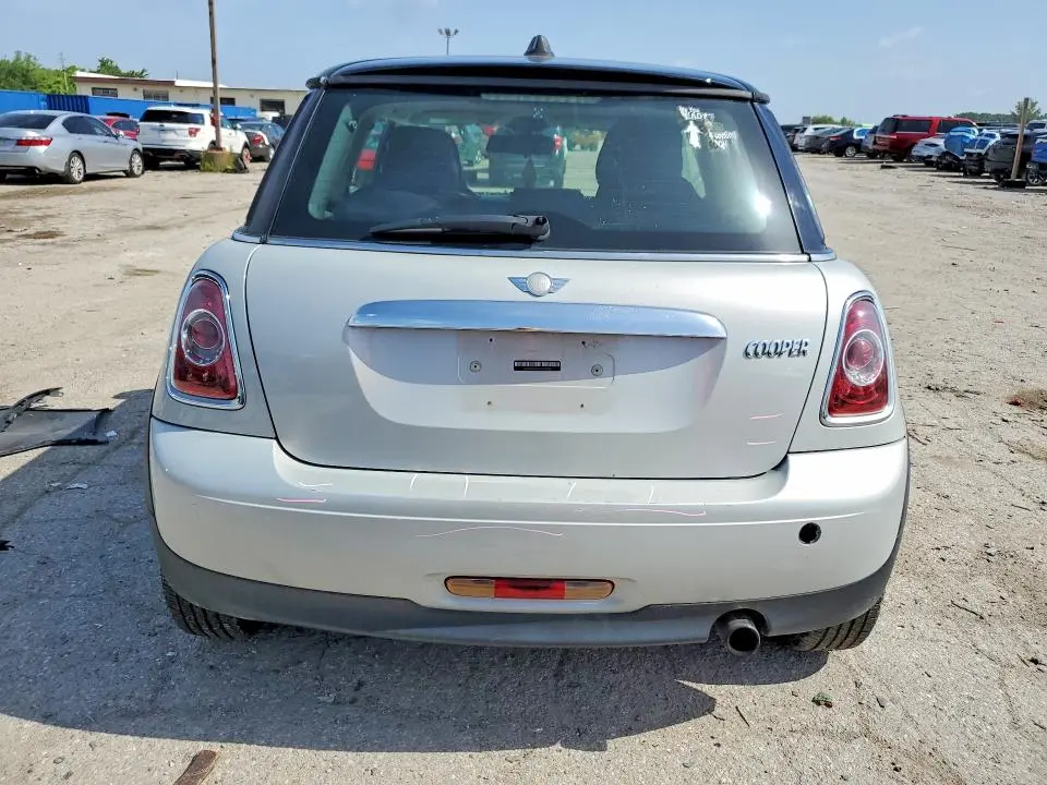 2011 MINI COOPER   