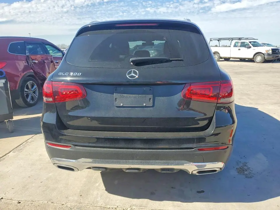 2021 MERCEDES-BENZ GLC 300  