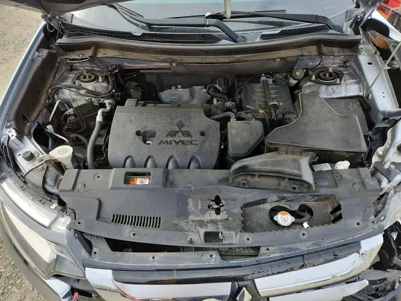 2016 MITSUBISHI OUTLANDER ES  