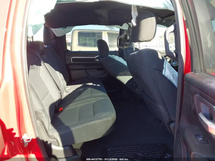 2024 RAM 1500 BIG HORN  4X4 6'4 BOX