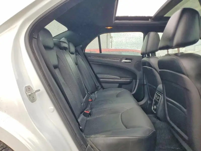 2012 CHRYSLER 300C   
