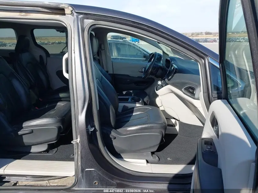 2022 CHRYSLER PACIFICA HYBRID TOURING L