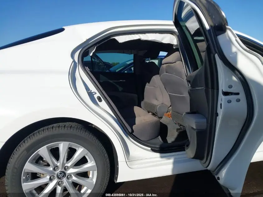 2018 TOYOTA CAMRY LE