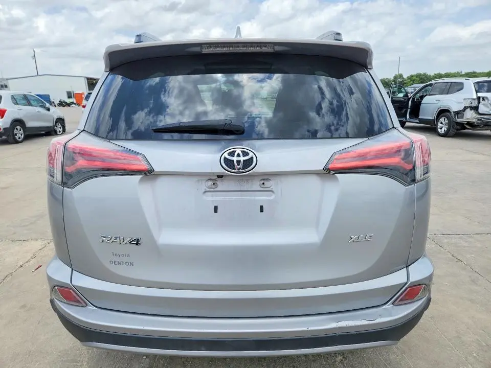 2017 TOYOTA RAV4 XLE  