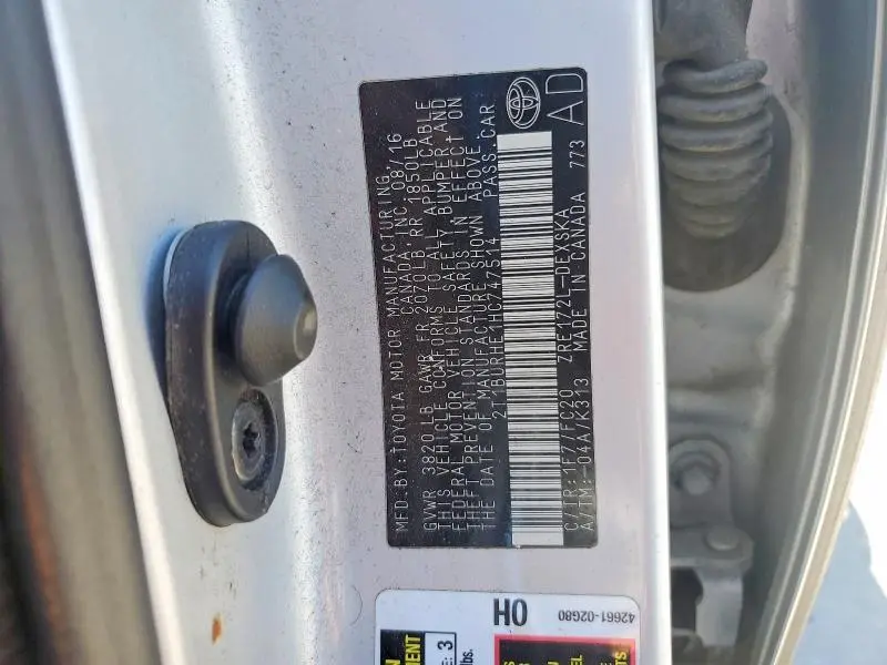 2017 TOYOTA COROLLA SE  
