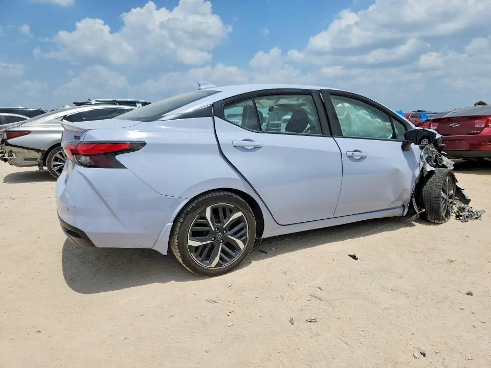 2023 NISSAN VERSA SR  