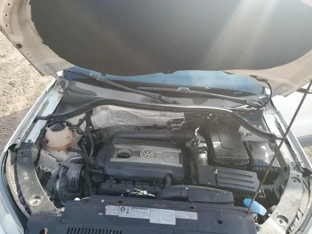 2013 VOLKSWAGEN TIGUAN S  