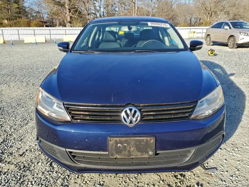 2012 VOLKSWAGEN JETTA SE  