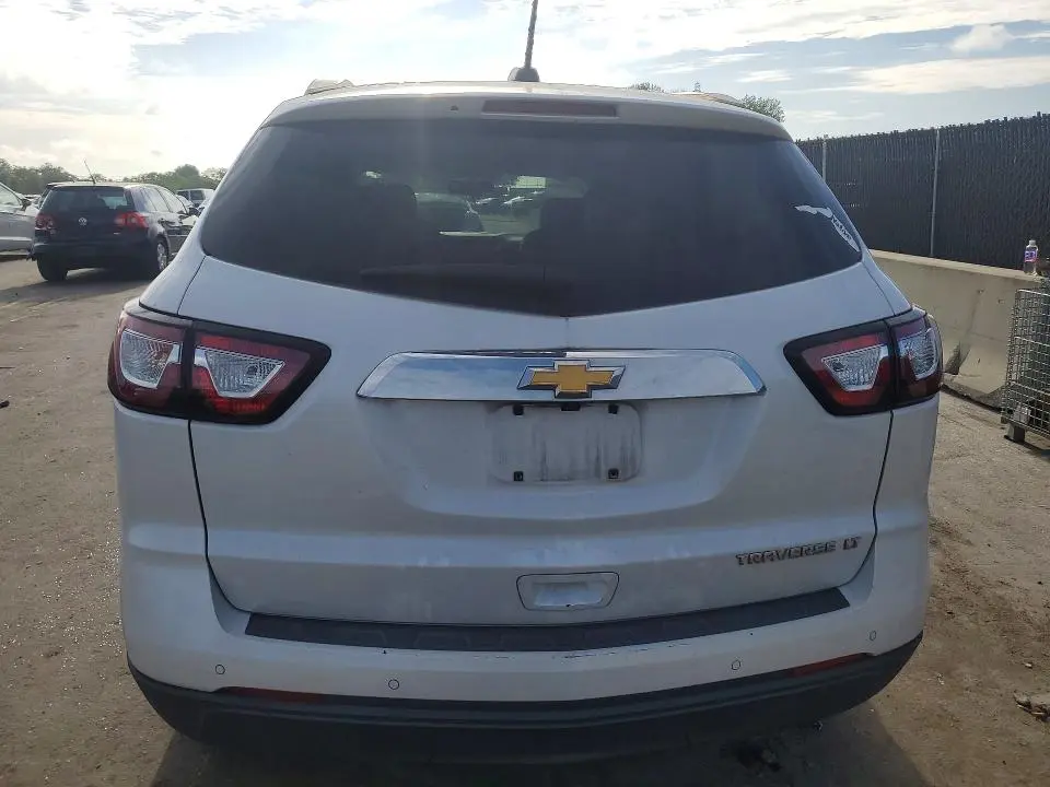 2016 CHEVROLET TRAVERSE LT  