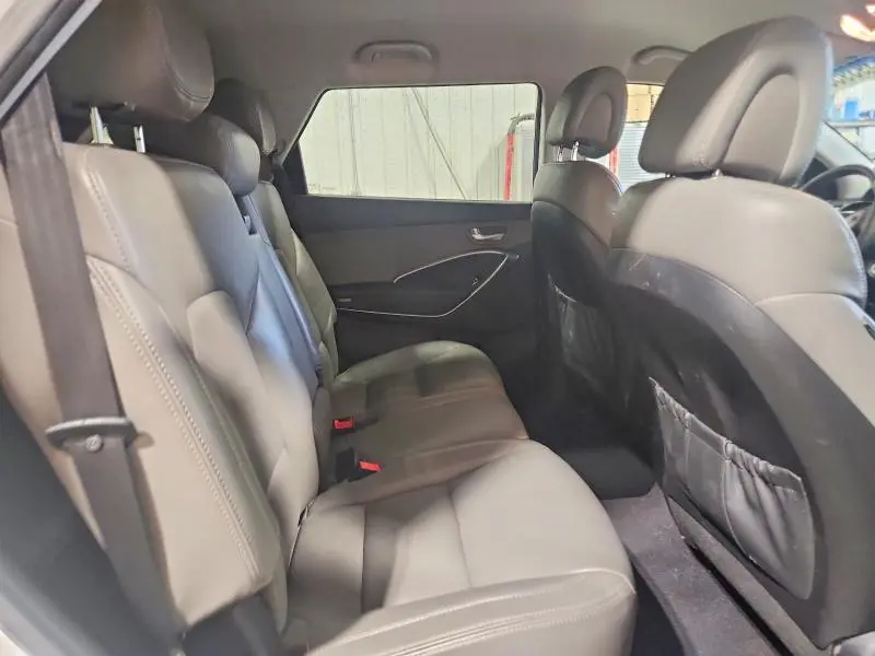 2016 HYUNDAI SANTA FE SE  