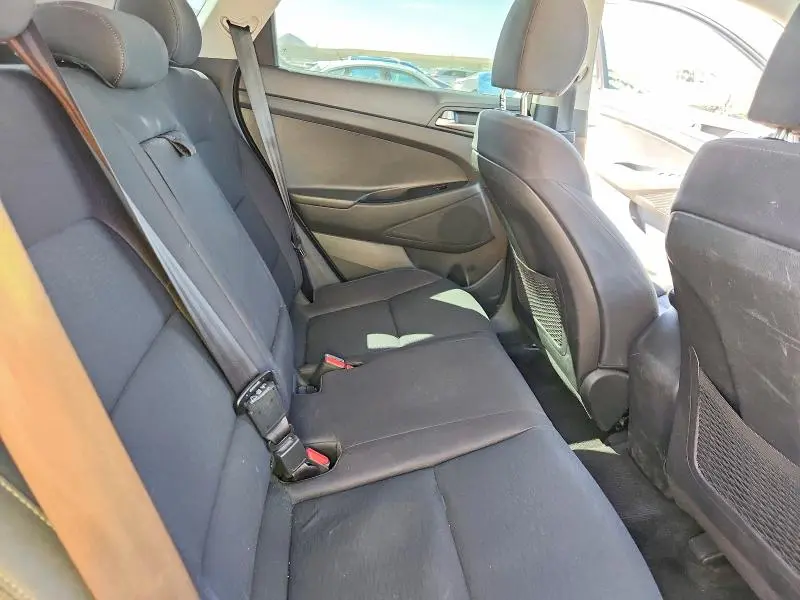 2019 HYUNDAI TUCSON SE  