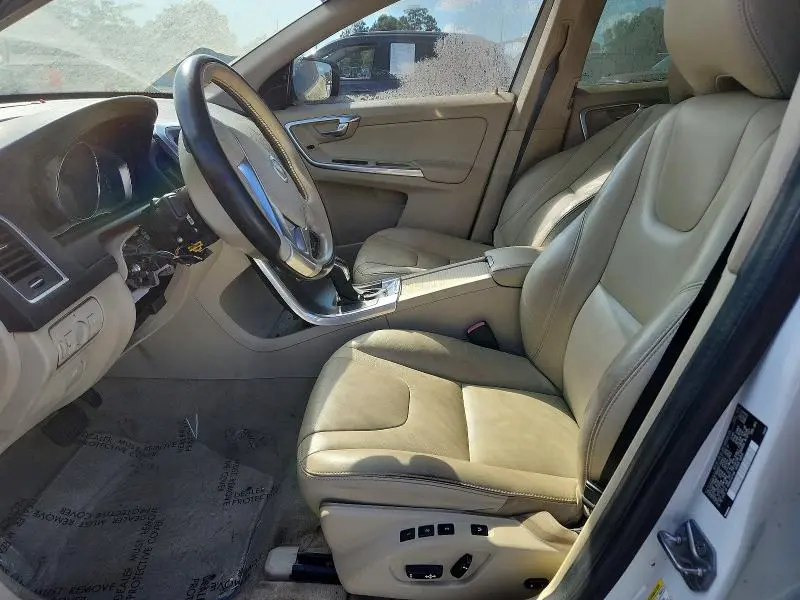 2015 VOLVO XC60 T5 PREMIER  