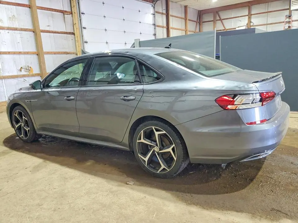 2021 VOLKSWAGEN PASSAT   