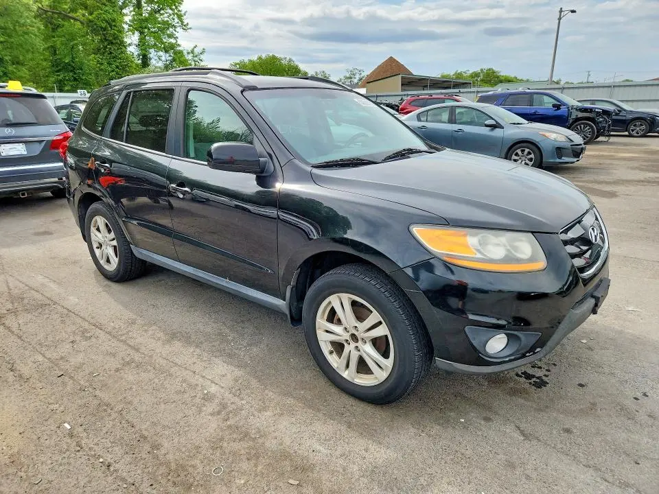 2011 HYUNDAI SANTA FE SE  