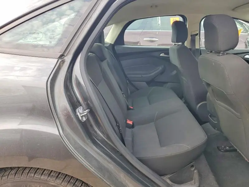2017 FORD FOCUS SE  
