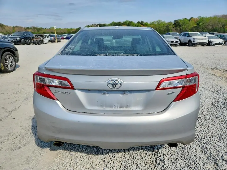 2014 TOYOTA CAMRY SE V6  