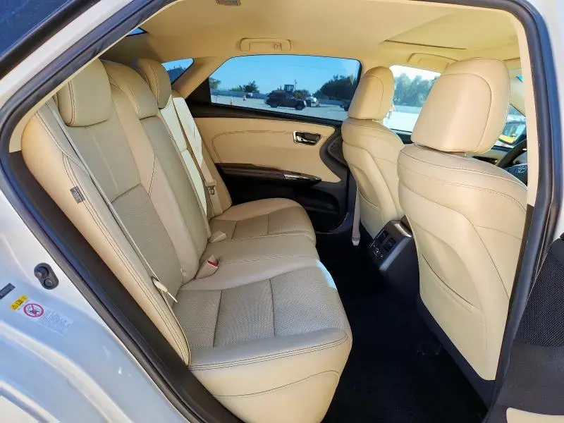 2016 TOYOTA AVALON XLE  