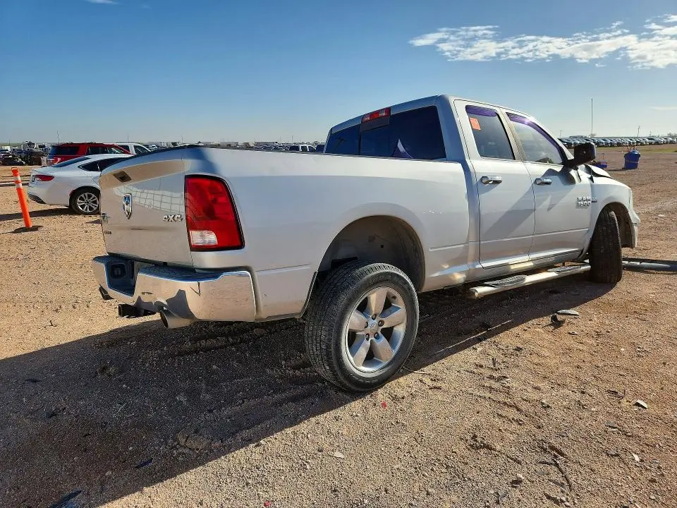 2015 RAM 1500 SLT  