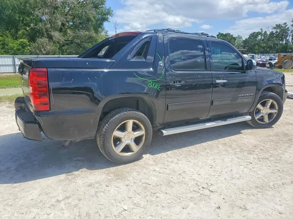 2013 CHEVROLET AVALANCHE LT  