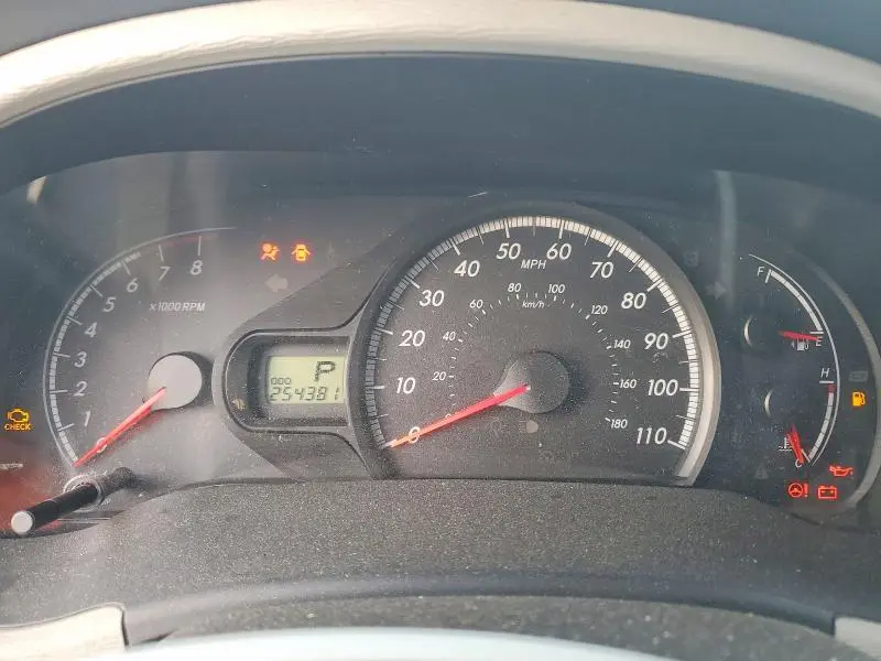 2012 TOYOTA SIENNA LE  