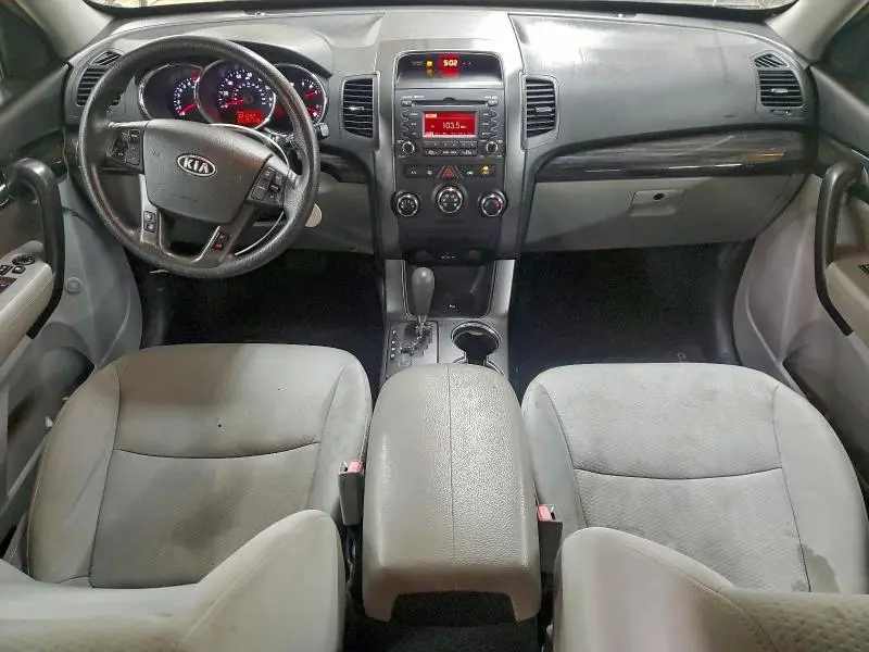 2013 KIA SORENTO LX  