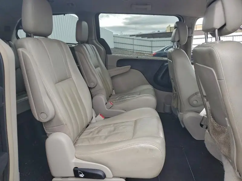 2011 CHRYSLER TOWN & COUNTRY TOURING L  