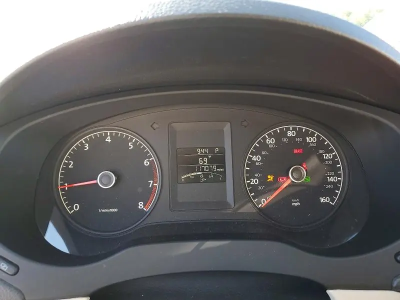 2011 VOLKSWAGEN JETTA SE  