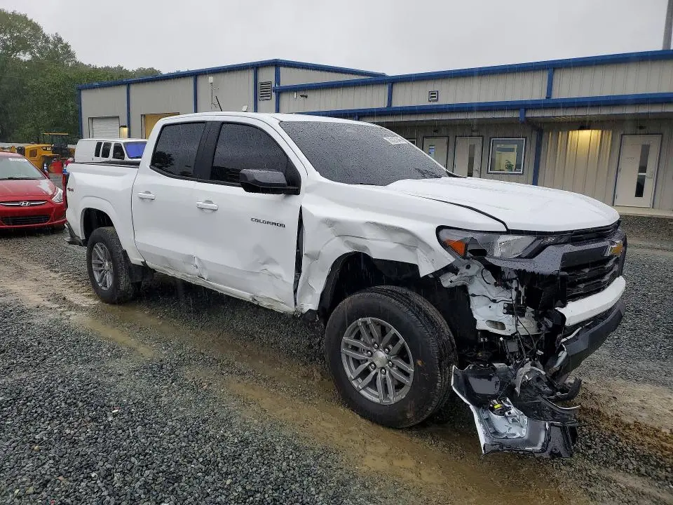 2024 CHEVROLET COLORADO LT  