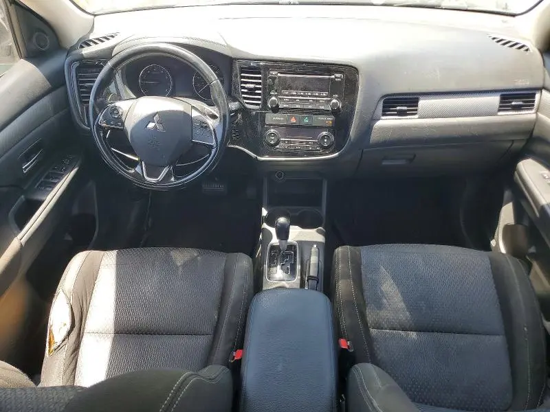 2016 MITSUBISHI OUTLANDER SE  