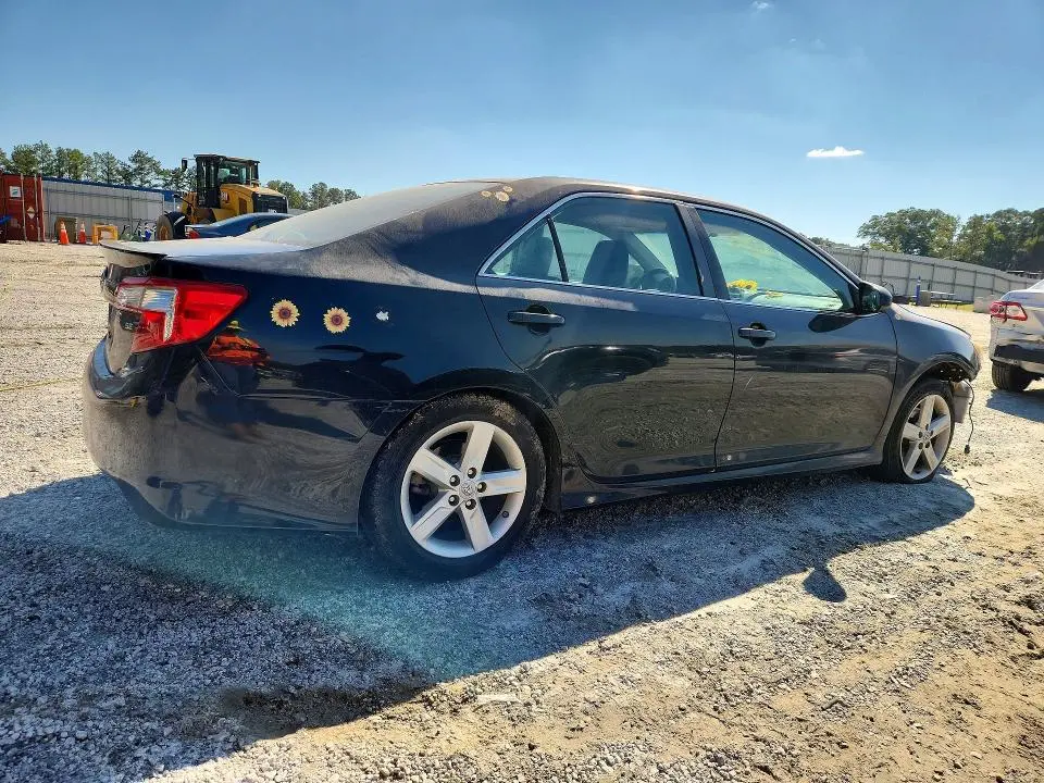 2013 TOYOTA CAMRY SE  