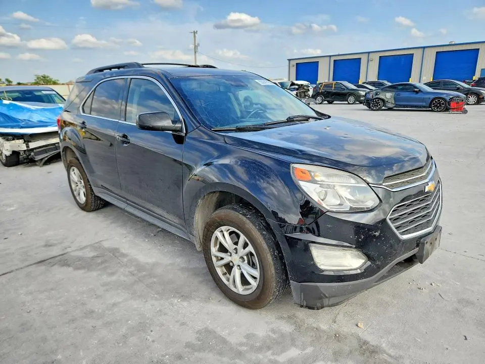 2017 CHEVROLET EQUINOX LT  