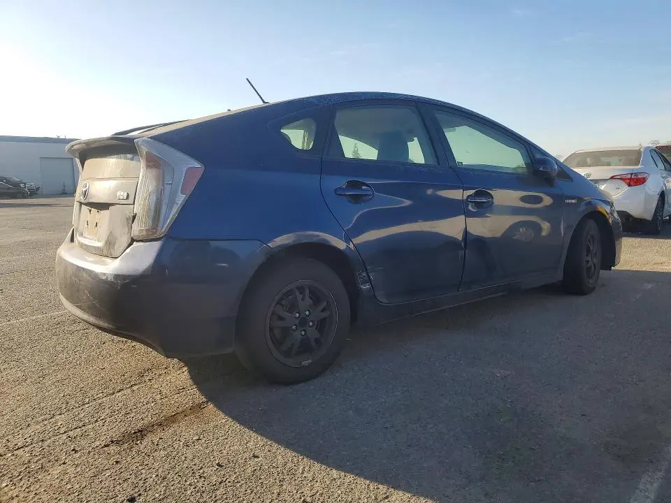 2013 TOYOTA PRIUS TWO  