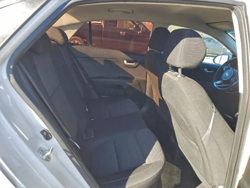 2018 KIA RIO LX  